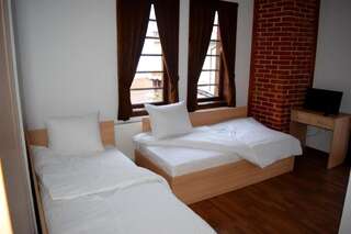 Отель Старата Къща Златоград Большой двухместный номер с 1 кроватью или 2 отдельными кроватями-4